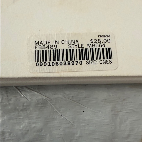 Madewell Elegant Gold Necklace with Pearl Accent - Picture 4 of 4